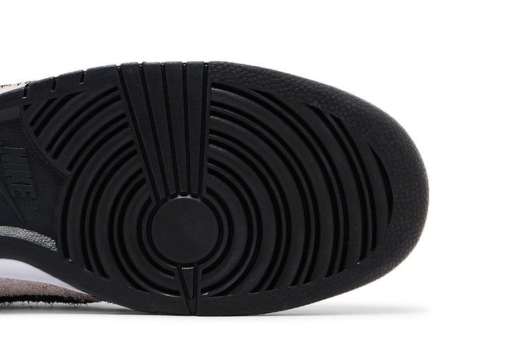 dunk-low-se-suede-panda-ib2990-100_04