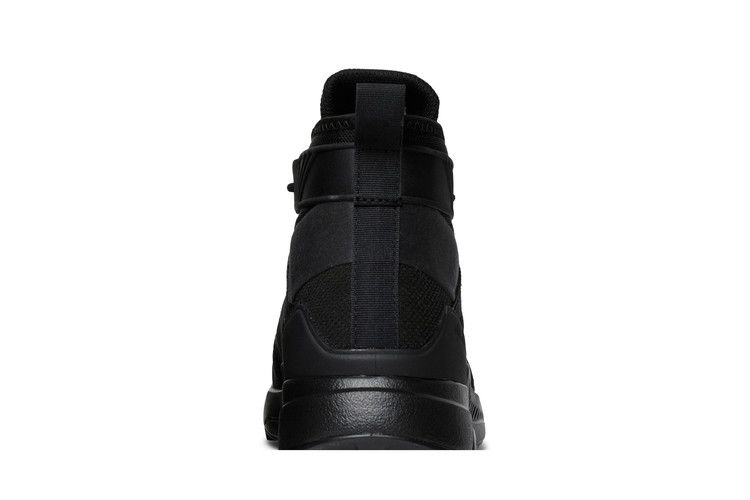 pharrell-x-terrex-trailmaker-mid-gtx-triple-black-gz8342_06