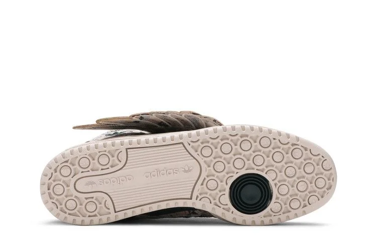 Krossovki-Jeremy-Scott-x-adidas-Forum-Wings-1.0-Money-3