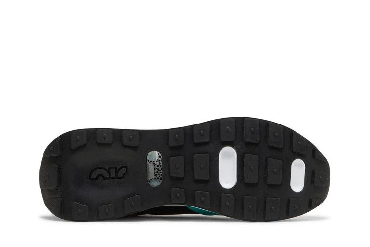 Кроссовки Nike Wmns Air Max Pre-Day SE 'Safari'