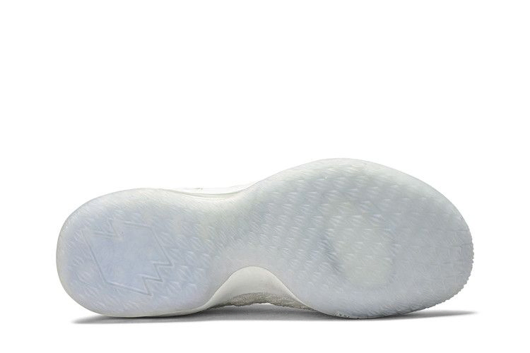 lebron-15-low-white-metalic-ao1755-100_03