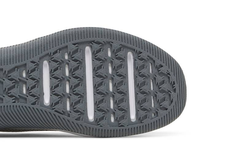 Кроссовки Nike MC Trainer 2 'Photon Dust Anthracite'