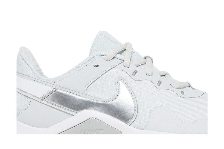 Кроссовки Nike Wmns Legend Essential 2 'Photon Dust Metallic Silver'