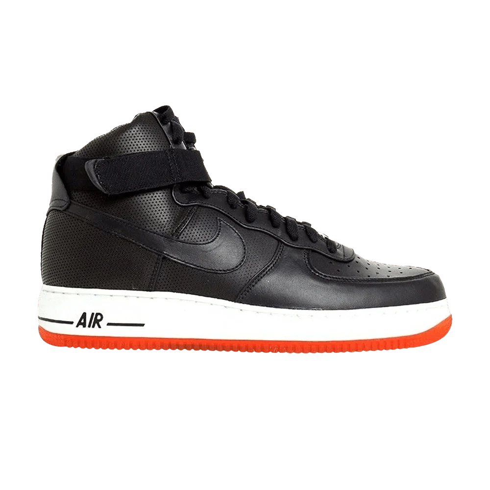 Krossovki-Futura-x-Nike-Air-Force-1-High-Syracuse
