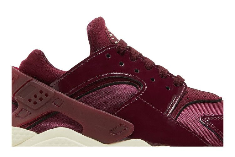 Кроссовки Nike Wmns Air Huarache 'Dark Beetroot'