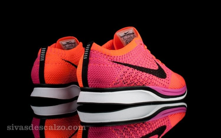 Кроссовки Nike Flyknit Racer 'Hyper Crimson'