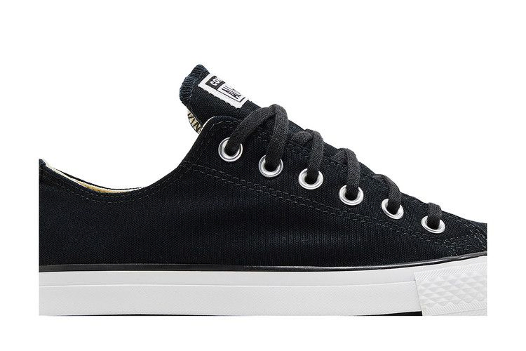 wmns-chuck-taylor-all-star-lift-low-black-white-560250f_01