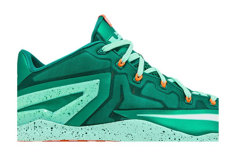 max-lebron-11-low-642849-313_01