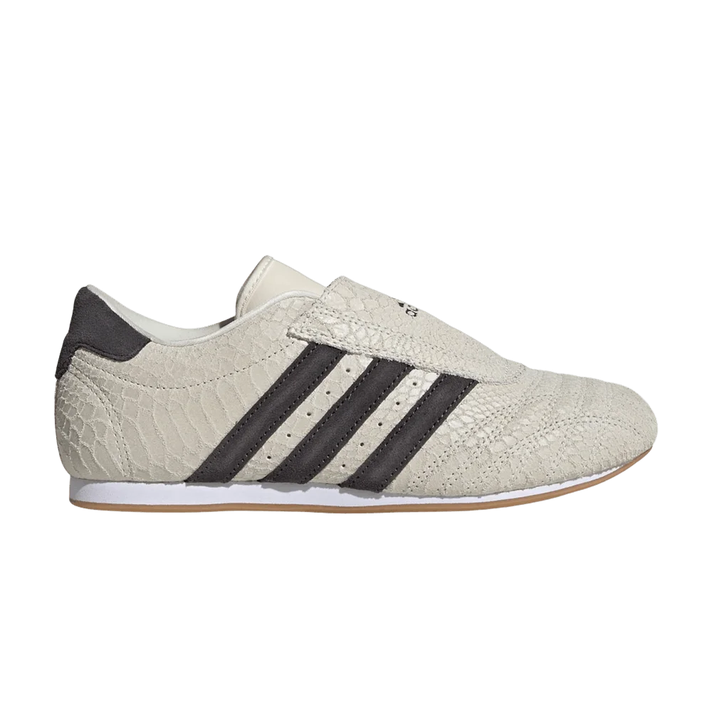 Кроссовки adidas Wmns Taekwondo 'Cream White Utility Black Gum'