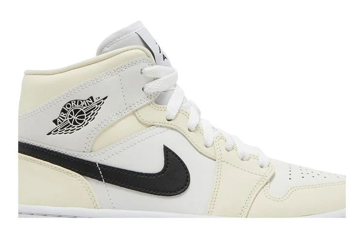 Кроссовки Wmns Air Jordan 1 Mid 'Coconut Milk'