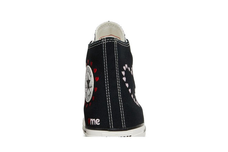 chuck-taylor-all-star-high-embroidered-hearts-black-a01602c_06