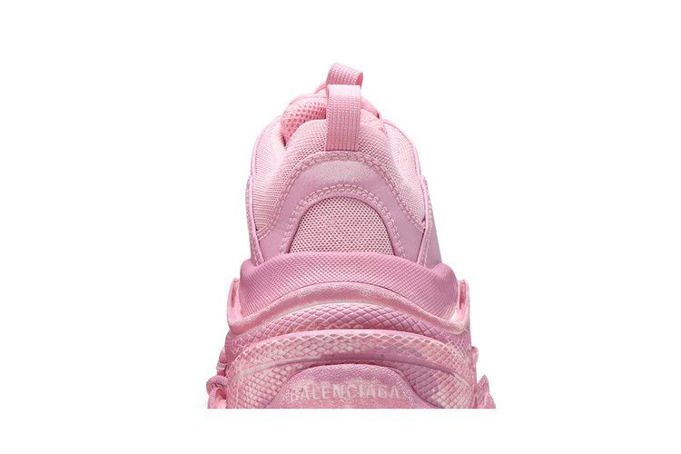 Кроссовки Balenciaga Wmns Triple S Sneaker 'Faded Pink'