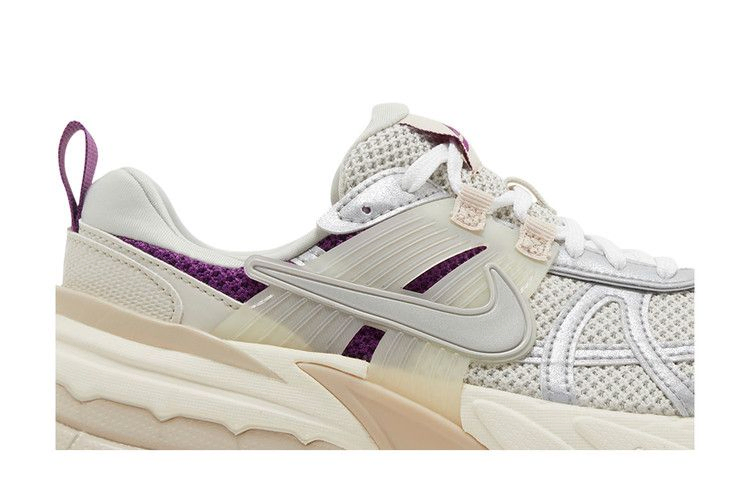 Кроссовки Nike Wmns V2K Run Premium 'Light Bone Viotech'
