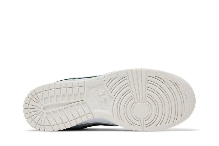Кроссовки Nike Wmns Dunk Low 'Light Silver Juniper Green'
