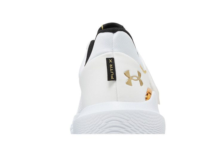 Кроссовки Under Armour Flow FUTR X 'White Metallic Gold'