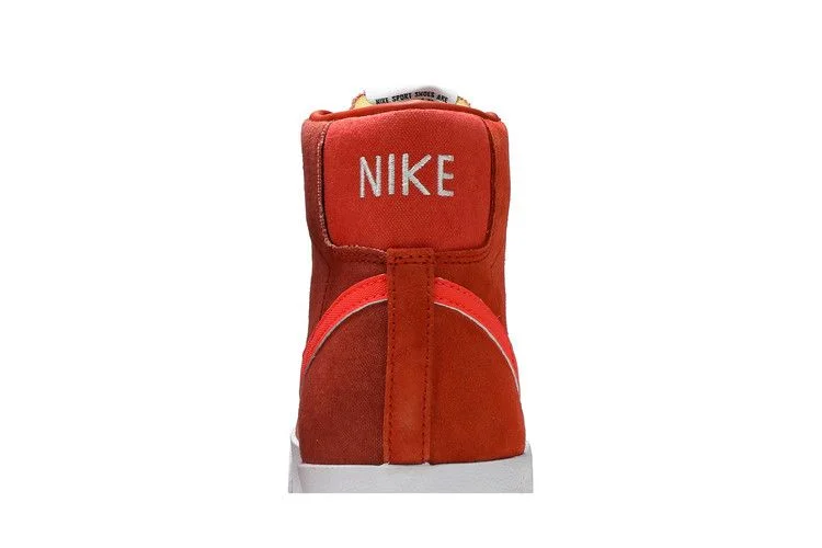 Кроссовки Nike Blazer '77 Vintage Mid 'Firewood Orange'