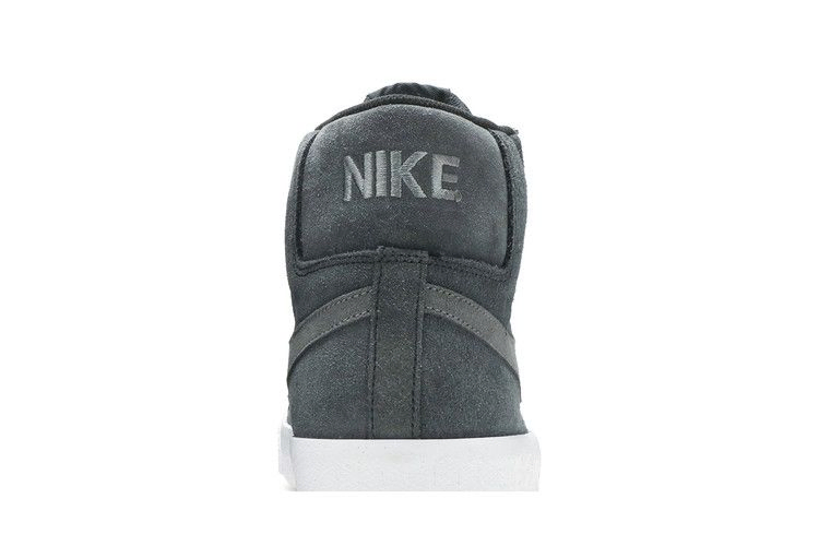 Кроссовки Nike Blazer Mid SB 'Black Suede'