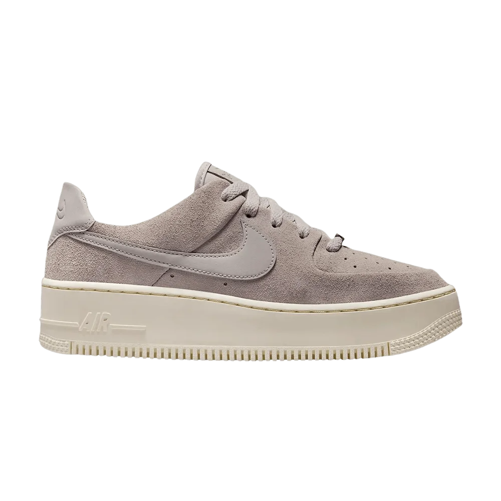 Krossovki-Nike-Wmns-Air-Force-1-Brown