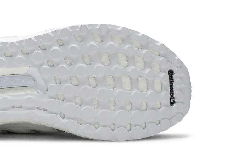 Krossovki-adidas-UltraBoost-DNA-Cloud-White-4