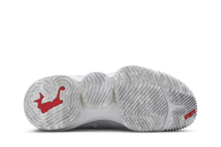 lebron-16-low-wolf-grey-ci2668-003_03