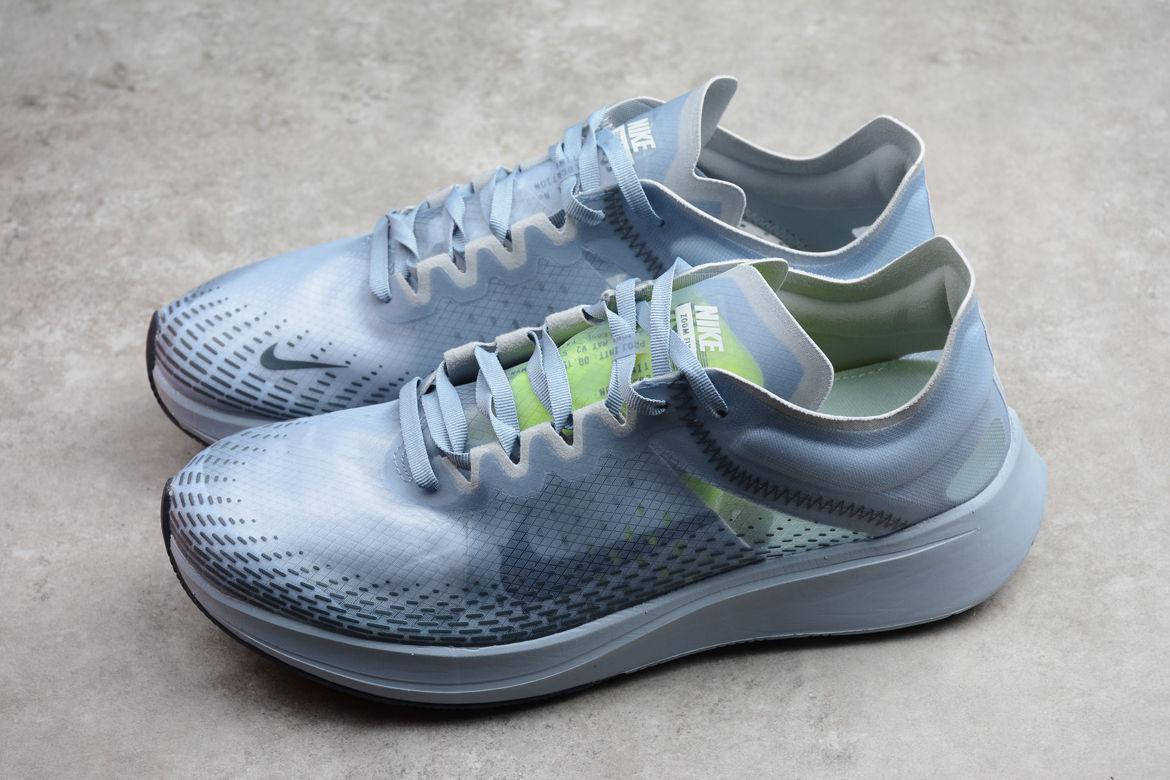 Zoom-Fly-Fast-Obsidian-Mist-6