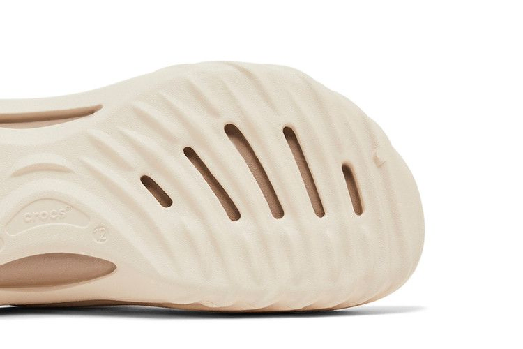 Кроссовки Crocs Echo Wave 'Almond Tint'