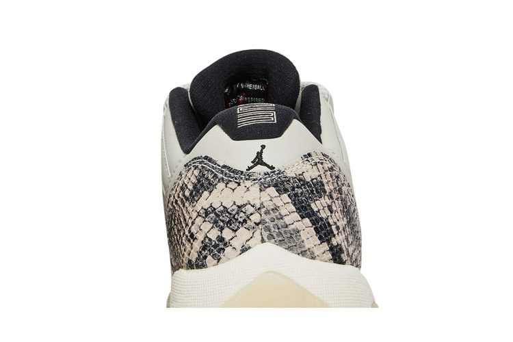 Кроссовки Air Jordan 11 Retro Low GS 'Light Bone Snakeskin'