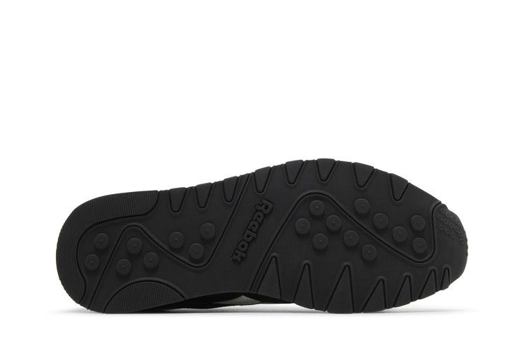 Кроссовки Reebok VeeFriends x Classic Nylon 'Accountable Ant Pack - Black'