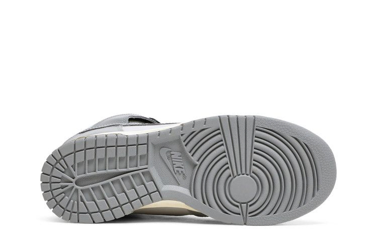 wmns-dunk-high-aged-grey-dd1869-001_03