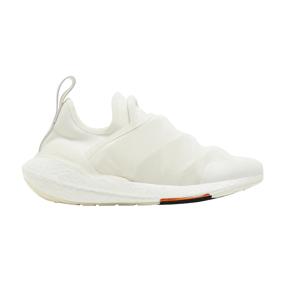 Krossovki-adidas-Y-3-UltraBoost-22-Triple-White