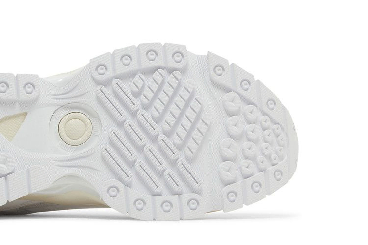 nano-odyssey-white-deep-dive-388608-05_04