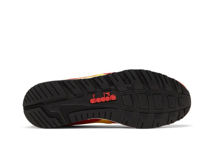 foot-locker-x-n9002-rocky-balboa-saga-s-45th-anniversary-ivan-drago-501-178831-c6852_03