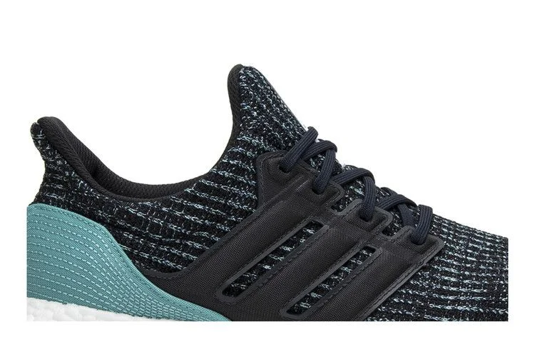 Krossovki-Parley-x-adidas-UltraBoost-4.0-1