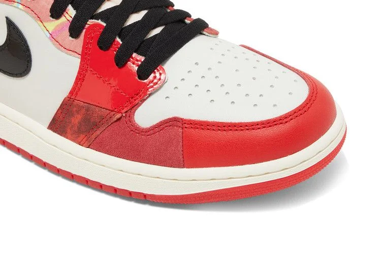 Krossovki-Marvel-x-Air-Jordan-1-Retro-High-OG-Next-Chapter-8