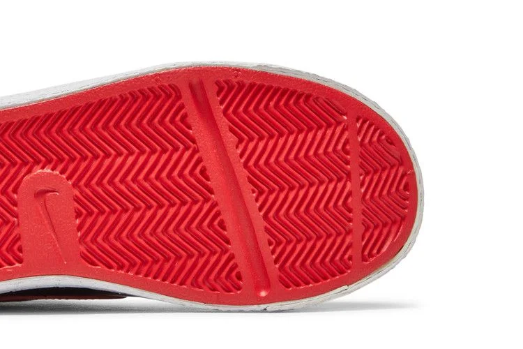 Krossovki-Nike-Blazer-Low-QS-GS-Valentines-Day-4