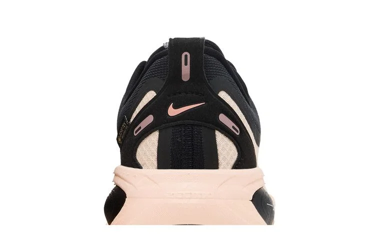 Кроссовки Nike Wmns Vomero 18 GORE-TEX 'Black/Crimson Tint/Black/Black'