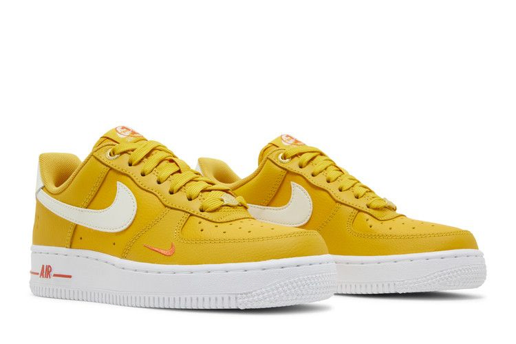 wmns-air-force-1-07-se-40th-anniversary-yellow-ochre-dq7582-700_07