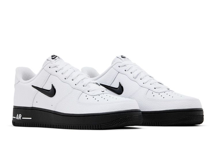 air-force-1-07-white-black-jewel-hq3826-100_07