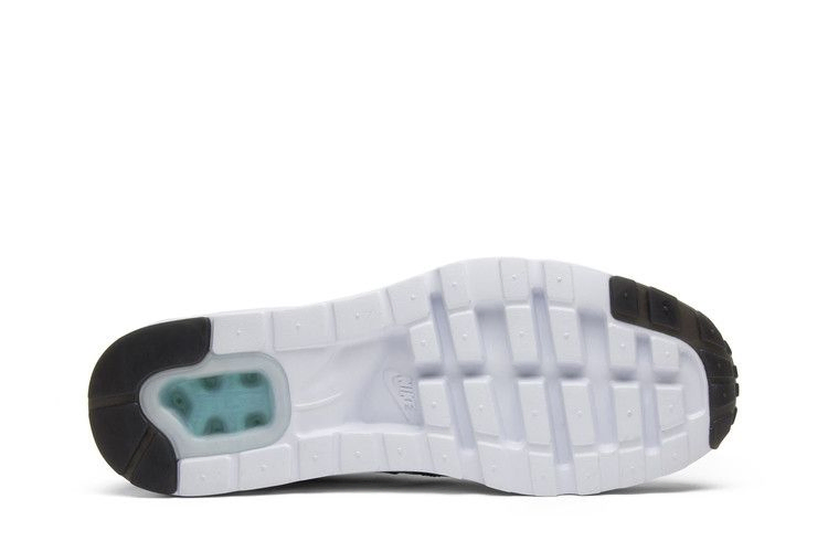 air-max-zero-789695-104_03