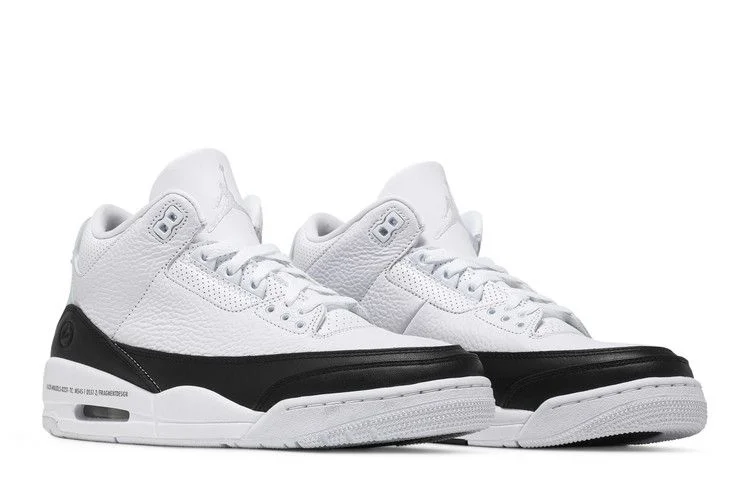 Krossovki-Fragment-Design-x-Air-Jordan-3-Retro-SP-White-7