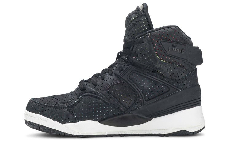 sneakersnstuff-x-pump-certified-blacklights-m44383_02