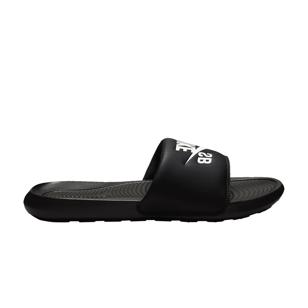 victori-one-slide-black-white-dr2018-001