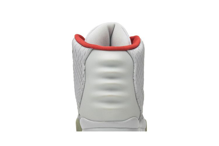 air-yeezy-2-nrg-508214-010_06