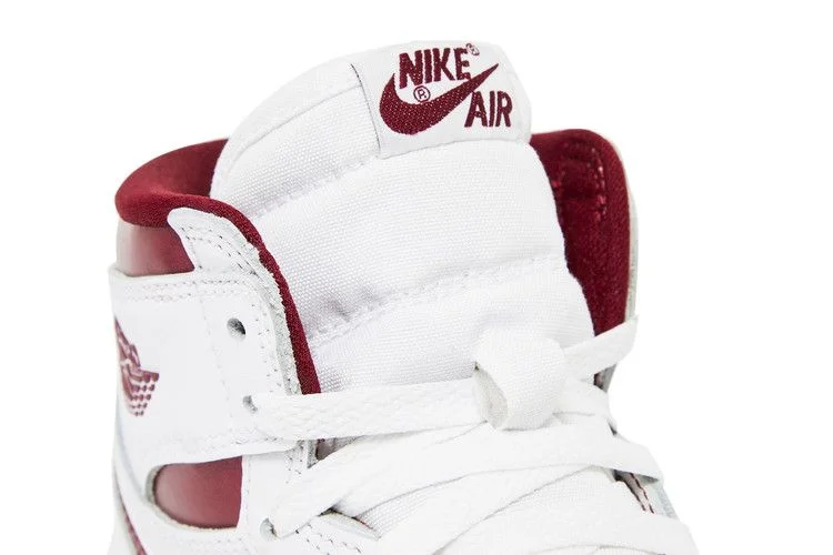 Krossovki-Air-Jordan-1-Retro-High-85-OG-Metallic-Burgundy-8