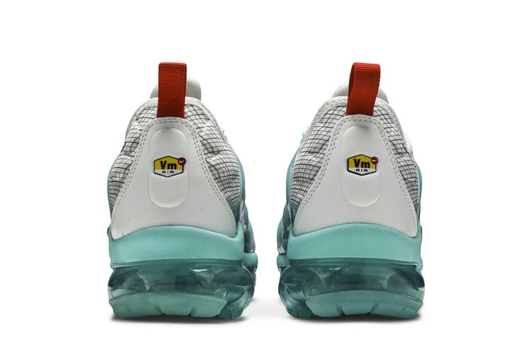 Кроссовки Nike Air VaporMax Plus 'Aurora Green'