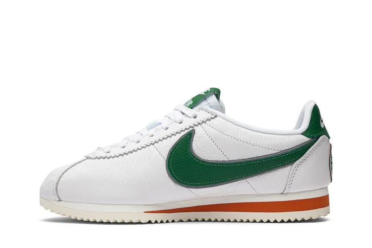 Krossovki-Stranger-Things-x-Nike-Cortez-Hawkins-High-2