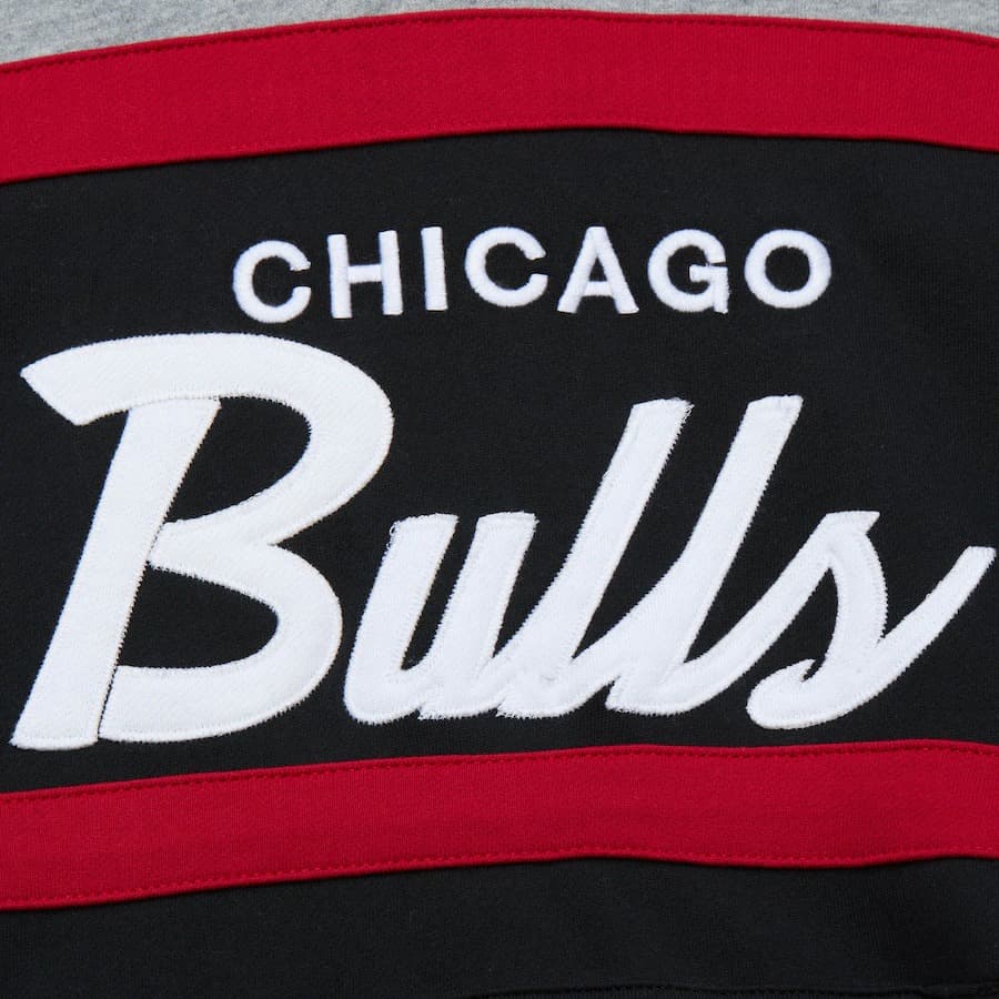 Худи Mitchell & Ness Black Chicago Bulls Head Coach Pullover Hoodie