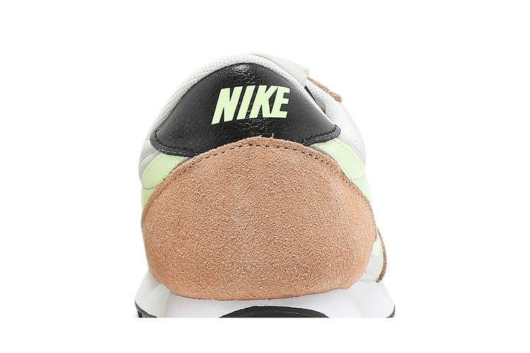 wmns-daybreak-light-bone-barely-volt-ck2351-006_06