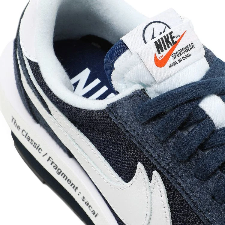 Krossovki-Fragment-Design-x-sacai-x-Nike-LDV-Waffle-Blackened-Blue-8