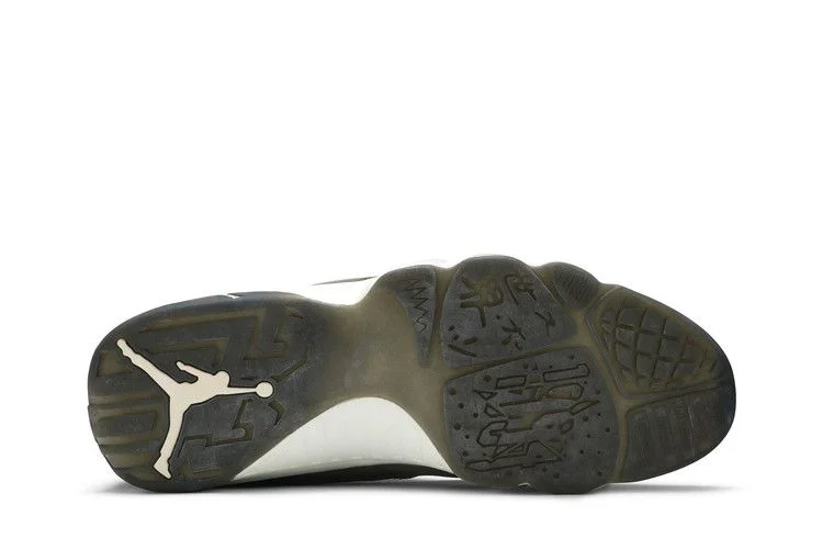 Krossovki-Air-Jordan-9-Retro-Cool-Grey-2002-3